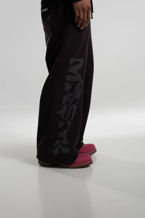 bas de jogging noir porté 